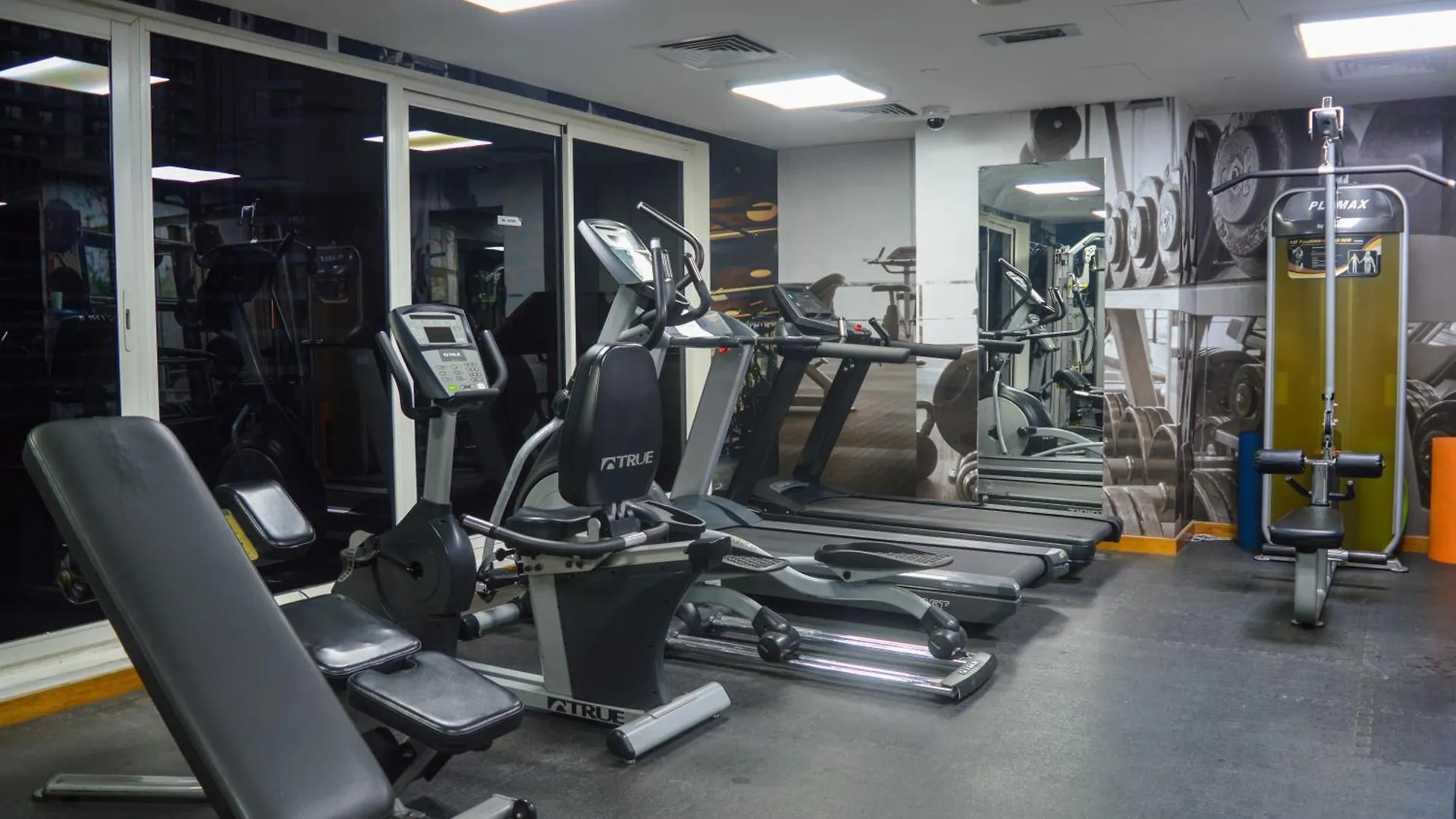 Luxury One-Bedroom Apartment With Partial Burj Khalifa View - By Sqtourism Dubai 0*,  United Arab Emirates